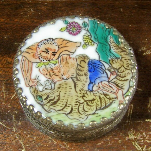 Chinese Cloisonné Man and Tiger Enamel Round Trinket Box with 3 Gold Coins - Picture 1 of 5